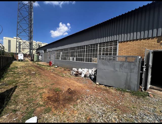 550M² FACTORY TO LET IN ALRODE SOUTH